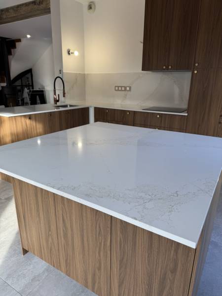 Plans de travail et ilot en Quartz Silestone Bronze Rivers sur Castelnau le lez