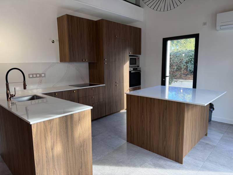 Plans de travail et ilot en Quartz Silestone Bronze Rivers sur Castelnau le lez