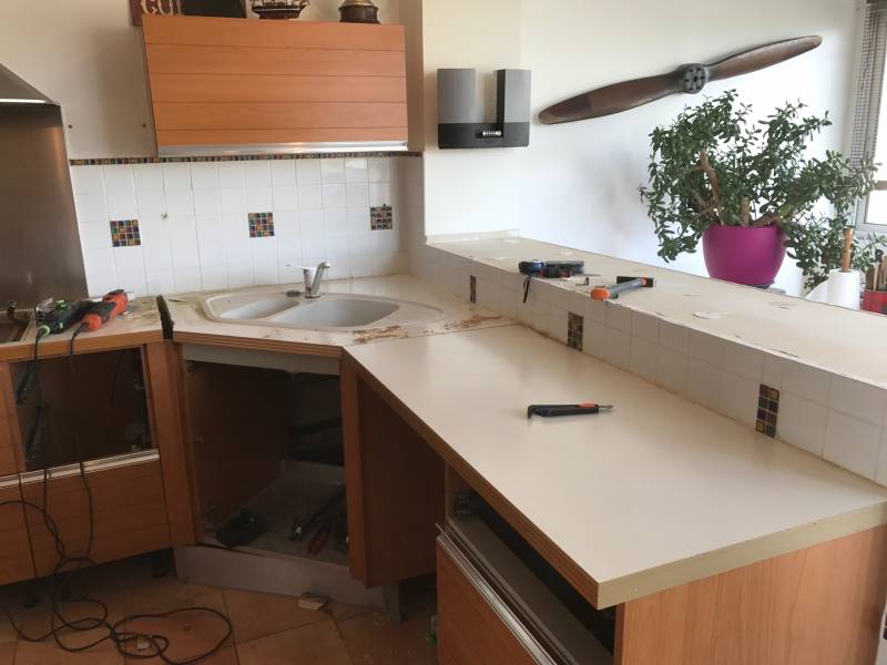 Démontage des anciens plans de travail