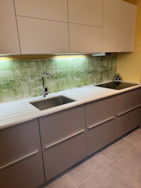 Réalisation & pose – Plan de travail en Dekton Aeris